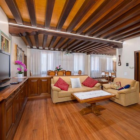Giulia House Apartment เวนิส ภายนอก รูปภาพ