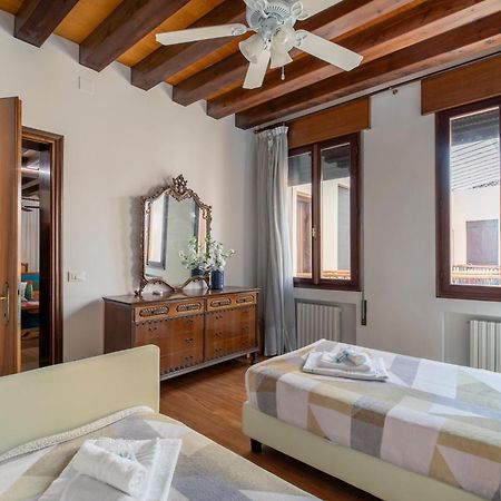 Giulia House Apartment เวนิส ภายนอก รูปภาพ