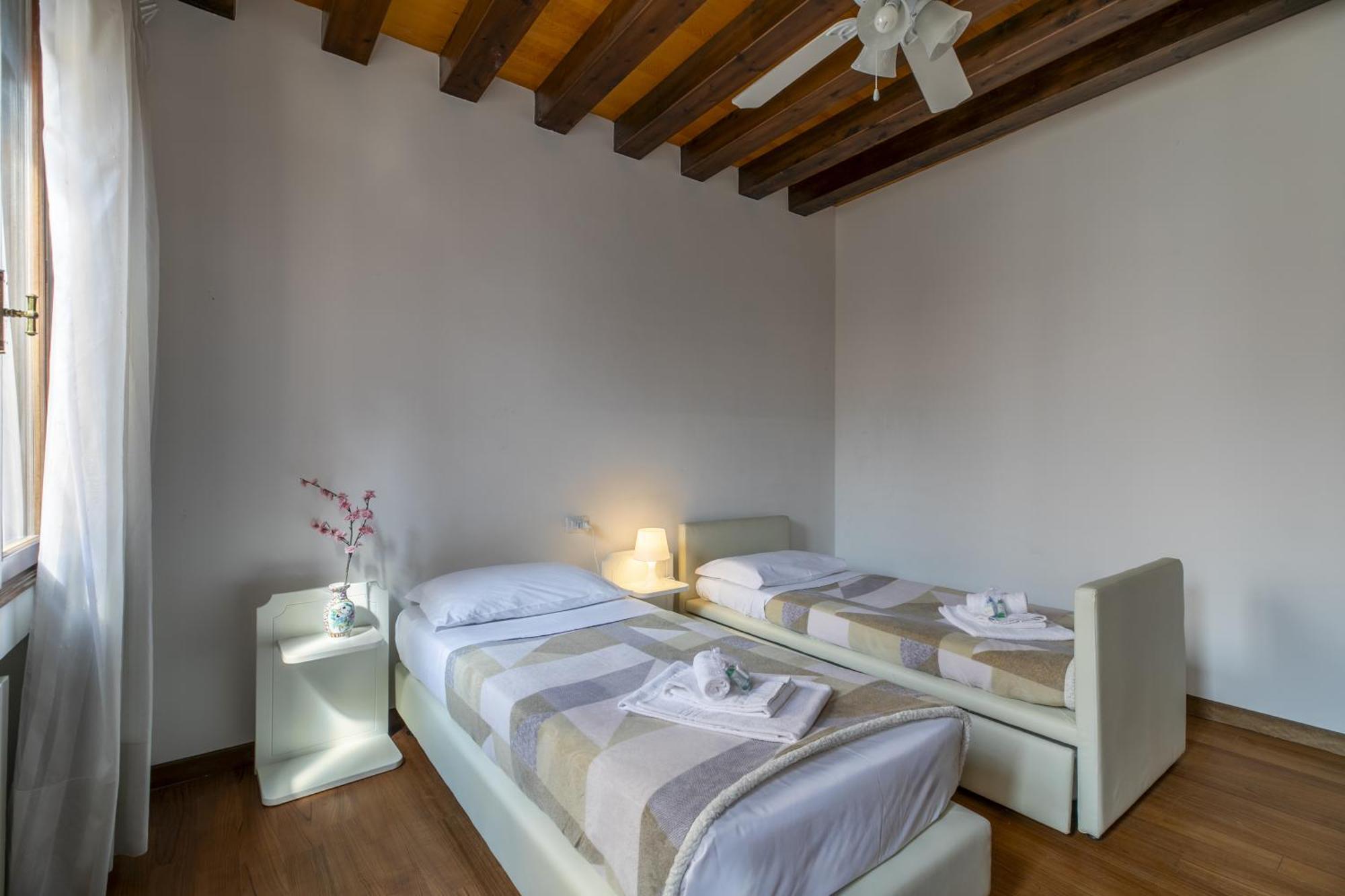 Giulia House Apartment เวนิส ภายนอก รูปภาพ